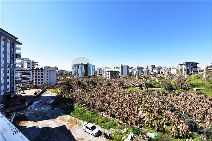 شقة جديدة - غرفة وصالة ضمن مجمع سكني - في محمودلار / الانيا 