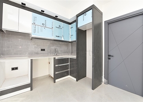 شقة جديدة - غرفة وصالة ضمن مجمع سكني - في محمودلار / الانيا 