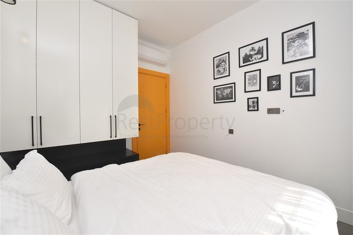 موقع مركزي - شقة غرفة وصالة مفروشة - ضمن مجمع حديث - في مركز الانيا 