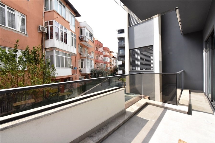 موقع مركزي - شقة غرفة وصالة مفروشة - ضمن مجمع حديث - في مركز الانيا 