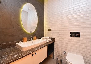 موقع مركزي - شقة غرفة وصالة مفروشة - ضمن مجمع حديث - في مركز الانيا 