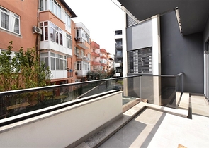 موقع مركزي - شقة غرفة وصالة مفروشة - ضمن مجمع حديث - في مركز الانيا 