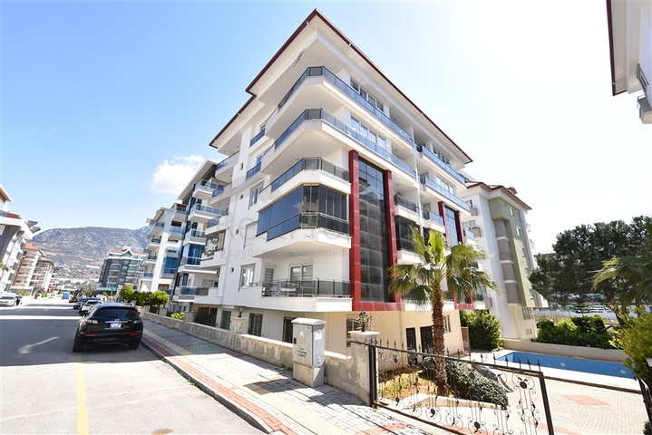 مساحة 340 متر - دوبلكس ارضية ضمن مجمع سكني في منطقة كاستل / الانيا 