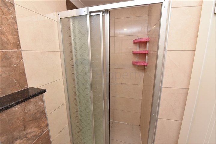 مساحة 340 متر - دوبلكس ارضية ضمن مجمع سكني في منطقة كاستل / الانيا 