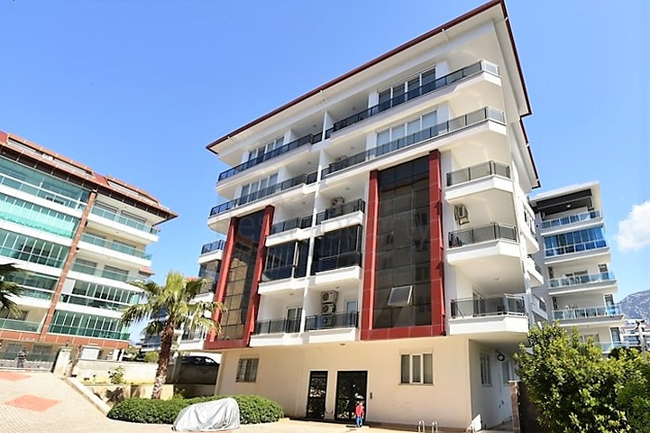 مساحة 340 متر - دوبلكس ارضية ضمن مجمع سكني في منطقة كاستل / الانيا 