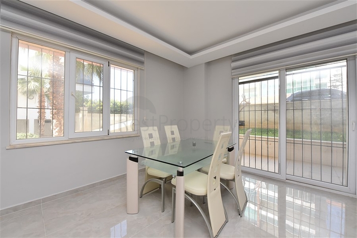 مساحة 340 متر - دوبلكس ارضية ضمن مجمع سكني في منطقة كاستل / الانيا 