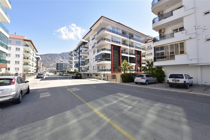 مساحة 340 متر - دوبلكس ارضية ضمن مجمع سكني في منطقة كاستل / الانيا 