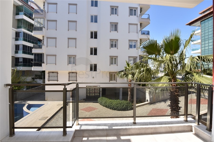 مساحة 340 متر - دوبلكس ارضية ضمن مجمع سكني في منطقة كاستل / الانيا 