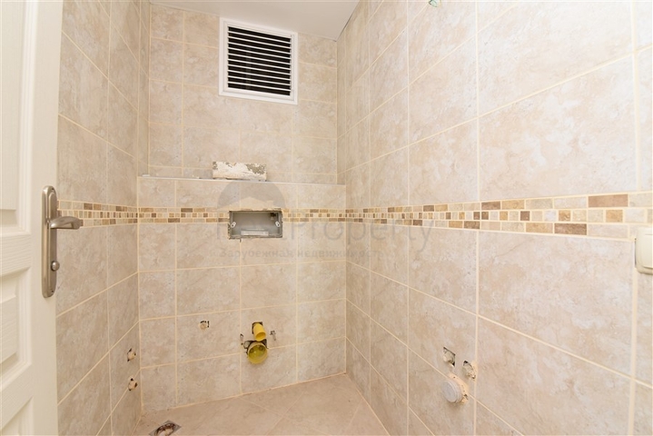 اطلالة بحر - شقة غرفتين وصالة - ضمن مجمع سكني في توسمور / الانيا 