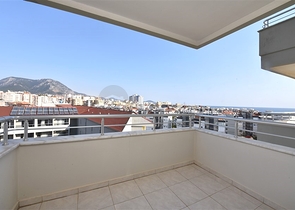 اطلالة بحر - شقة غرفتين وصالة - ضمن مجمع سكني في توسمور / الانيا 