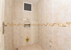 اطلالة بحر - شقة غرفتين وصالة - ضمن مجمع سكني في توسمور / الانيا 