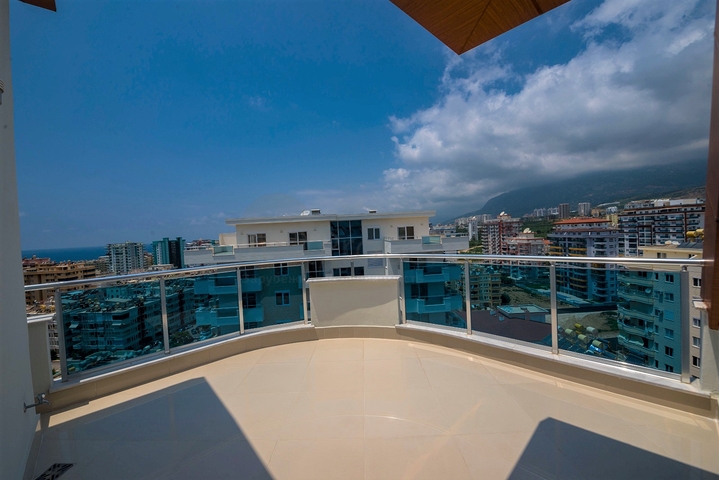 اطلالة بحر - دوبلكس فاخرة -5 غرف نوم وصالتين - في محمودلار / الانيا