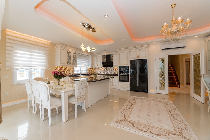 اطلالة بحر - دوبلكس فاخرة -5 غرف نوم وصالتين - في محمودلار / الانيا