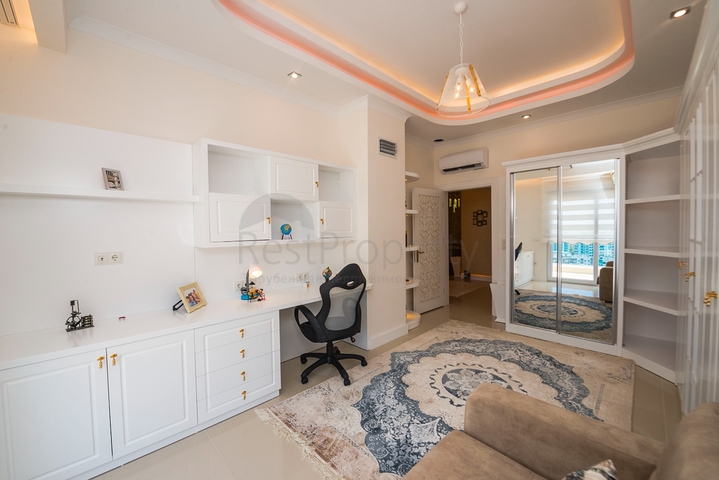 اطلالة بحر - دوبلكس فاخرة -5 غرف نوم وصالتين - في محمودلار / الانيا