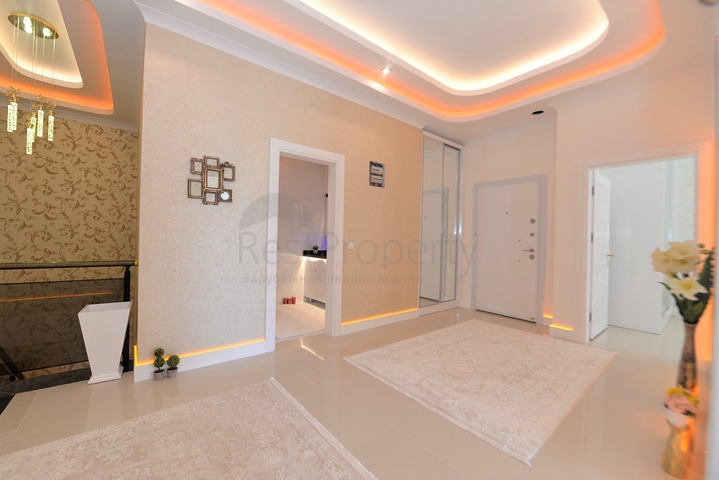 اطلالة بحر - دوبلكس فاخرة -5 غرف نوم وصالتين - في محمودلار / الانيا