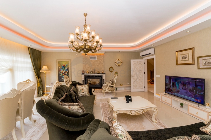 اطلالة بحر - دوبلكس فاخرة -5 غرف نوم وصالتين - في محمودلار / الانيا