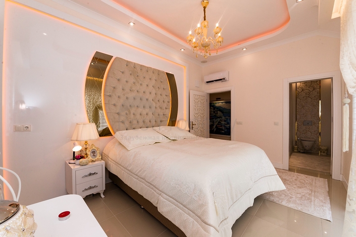 اطلالة بحر - دوبلكس فاخرة -5 غرف نوم وصالتين - في محمودلار / الانيا