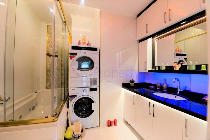 اطلالة بحر - دوبلكس فاخرة -5 غرف نوم وصالتين - في محمودلار / الانيا