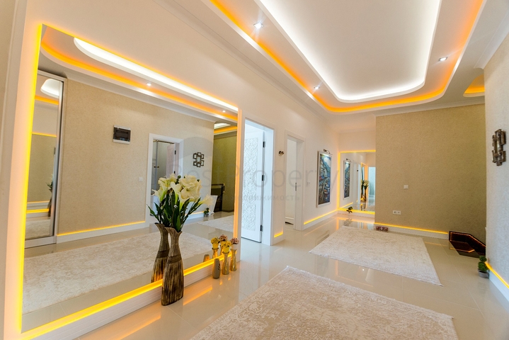 اطلالة بحر - دوبلكس فاخرة -5 غرف نوم وصالتين - في محمودلار / الانيا