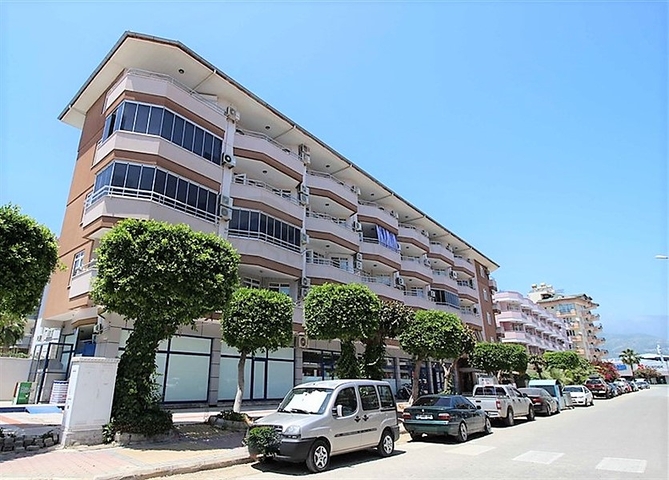 شقة غرفة وصالة للبيع - ضمن منطقة اوبا المركزية / الانيا 