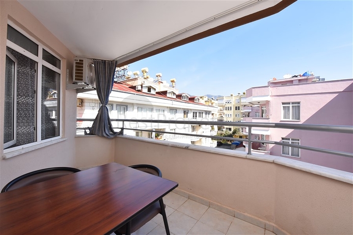 شقة غرفة وصالة للبيع - ضمن منطقة اوبا المركزية / الانيا 