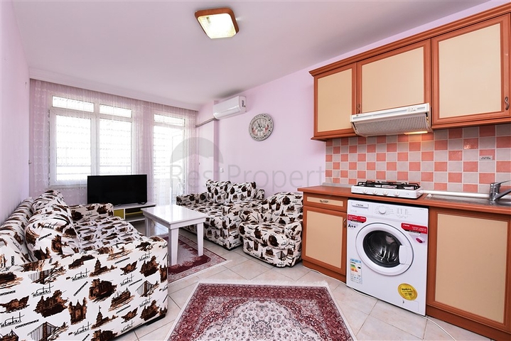 شقة غرفة وصالة للبيع - ضمن منطقة اوبا المركزية / الانيا 