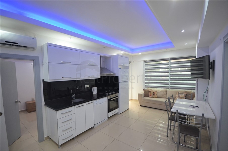 موقع مميز - شقة غرفتين وصالة ضمن مجمع سكني - جانب شاطئ كليوباترا / الانيا 