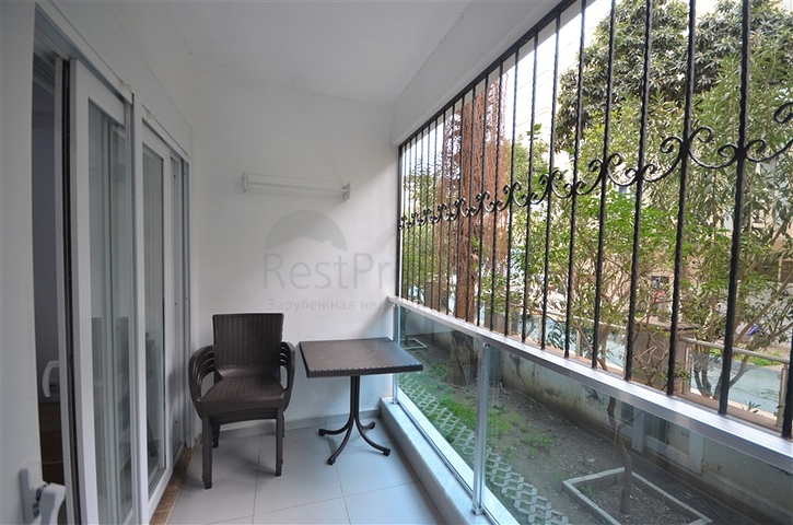 موقع مميز - شقة غرفتين وصالة ضمن مجمع سكني - جانب شاطئ كليوباترا / الانيا 