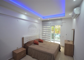 موقع مميز - شقة غرفتين وصالة ضمن مجمع سكني - جانب شاطئ كليوباترا / الانيا 