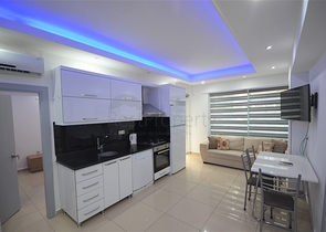 موقع مميز - شقة غرفتين وصالة ضمن مجمع سكني - جانب شاطئ كليوباترا / الانيا 