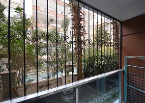 موقع مميز - شقة غرفتين وصالة ضمن مجمع سكني - جانب شاطئ كليوباترا / الانيا 