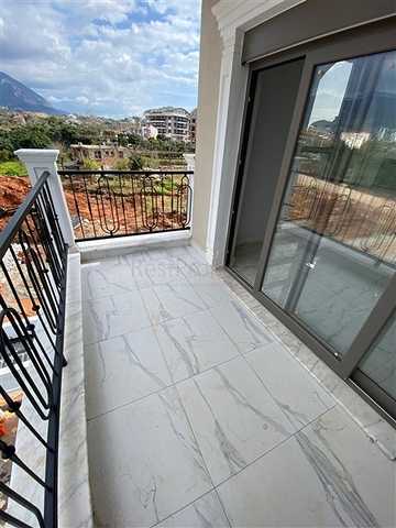 مجمع فاخر - شقة غرفة وصالة - في منطقة اوبا / الانيا 