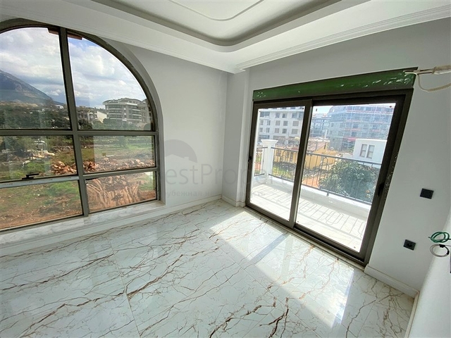 مجمع فاخر - شقة غرفة وصالة - في منطقة اوبا / الانيا 