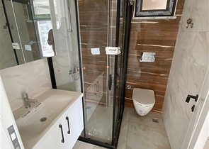 مجمع فاخر - شقة غرفة وصالة - في منطقة اوبا / الانيا 