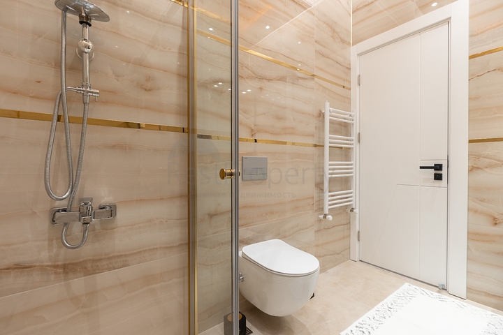 دوبلكس فاخرة - 4 غرف وصالة - ضمن مجمع 5 نحوم - في محمودلار / الانيا 