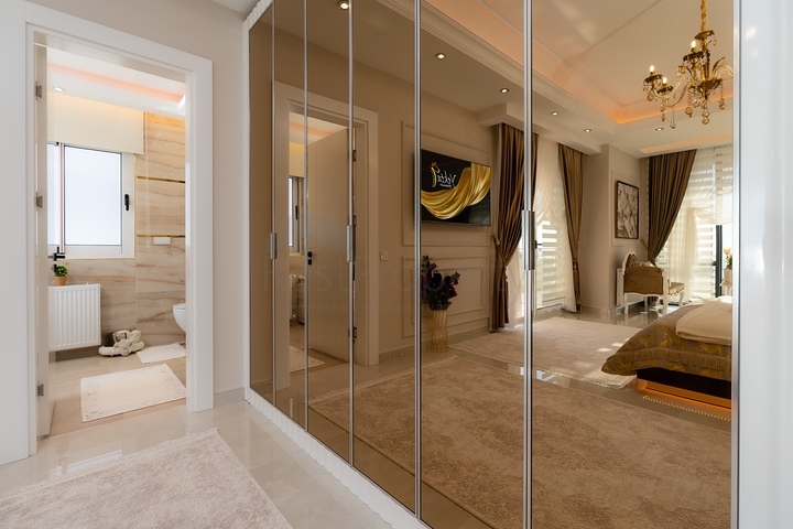 دوبلكس فاخرة - 4 غرف وصالة - ضمن مجمع 5 نحوم - في محمودلار / الانيا 