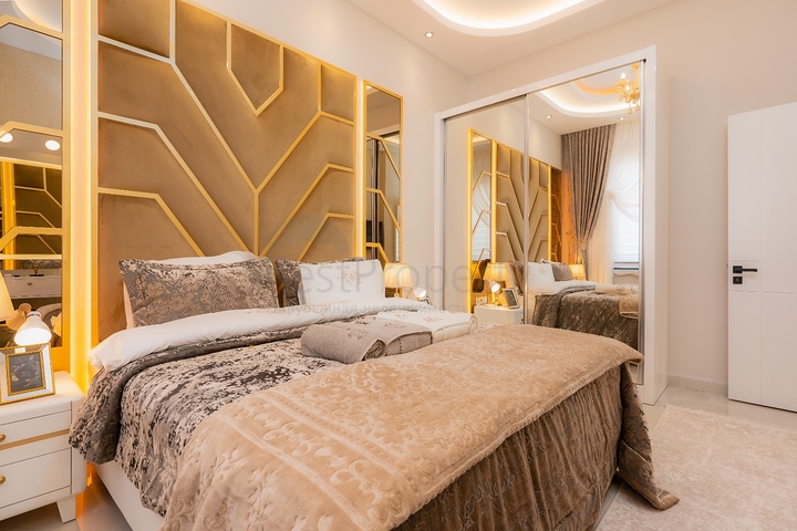 دوبلكس فاخرة - 4 غرف وصالة - ضمن مجمع 5 نحوم - في محمودلار / الانيا 