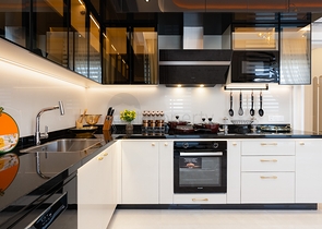 دوبلكس فاخرة - 4 غرف وصالة - ضمن مجمع 5 نحوم - في محمودلار / الانيا 