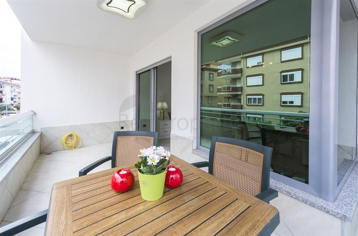 قريبة من البحر - شقة غرفتين وصالة مفروشة - مجمع انيق - في اوبا / الانيا 