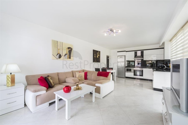 قريبة من البحر - شقة غرفتين وصالة مفروشة - مجمع انيق - في اوبا / الانيا 