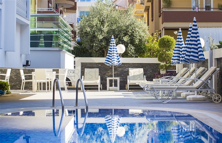 قريبة من البحر - شقة غرفتين وصالة مفروشة - مجمع انيق - في اوبا / الانيا 