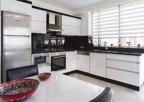 قريبة من البحر - شقة غرفتين وصالة مفروشة - مجمع انيق - في اوبا / الانيا 