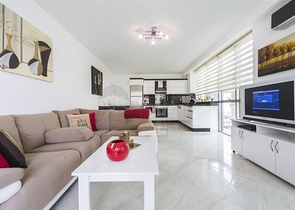 قريبة من البحر - شقة غرفتين وصالة مفروشة - مجمع انيق - في اوبا / الانيا 