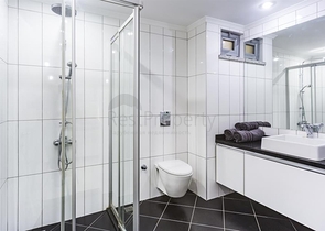 قريبة من البحر - شقة غرفتين وصالة مفروشة - مجمع انيق - في اوبا / الانيا 