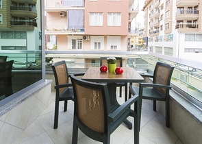 قريبة من البحر - شقة غرفتين وصالة مفروشة - مجمع انيق - في اوبا / الانيا 