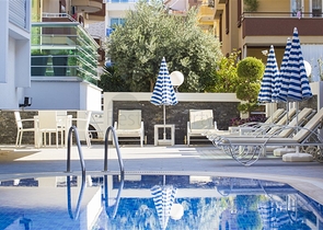 قريبة من البحر - شقة غرفتين وصالة مفروشة - مجمع انيق - في اوبا / الانيا 