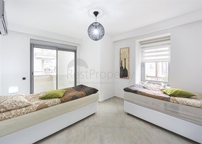 قريبة من البحر - شقة غرفتين وصالة مفروشة - مجمع انيق - في اوبا / الانيا 