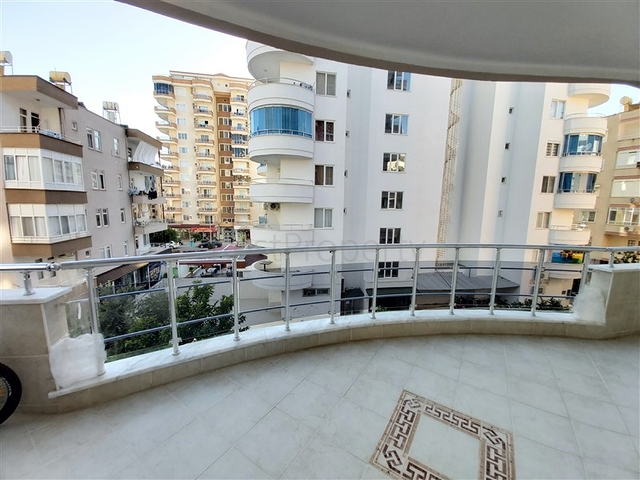 قريبة من البحر والخدمات - شقة غرفين وصالة مفروشة -في محمودلار / الانيا 