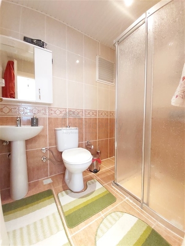 قريبة من البحر والخدمات - شقة غرفين وصالة مفروشة -في محمودلار / الانيا 