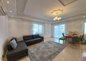 قريبة من البحر والخدمات - شقة غرفين وصالة مفروشة -في محمودلار / الانيا 